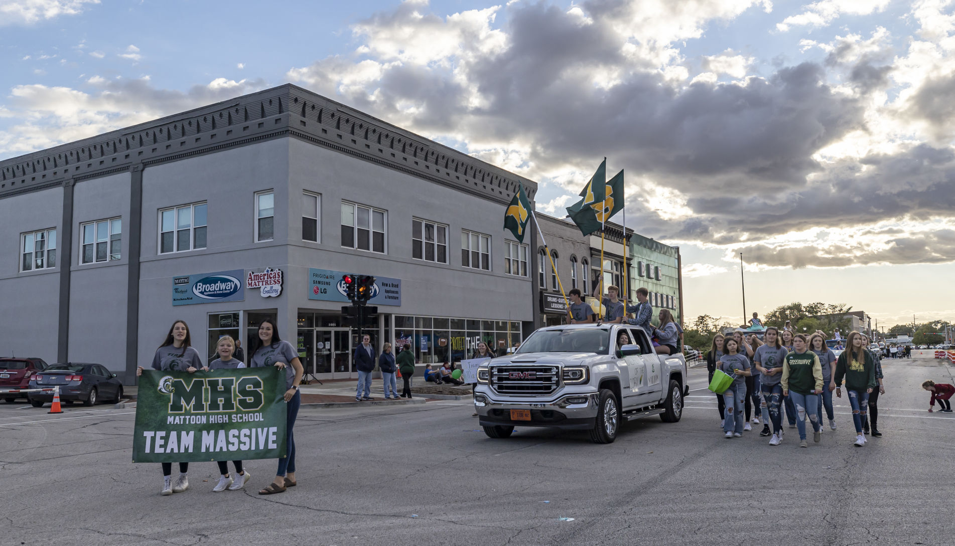 Mattoon homecoming parade 63 092221.JPG